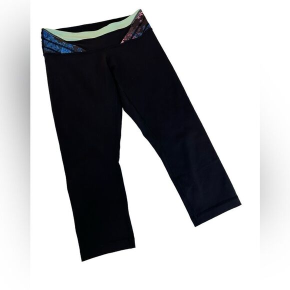 Lululemon Petal Pop Capri Size 6 - Picture 1 of 9